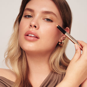Meroda Eye Shimmer Stick Gold Model