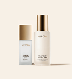 The Glow Getter bundel met Changing Foundation en Final Touch Setting Spray op een lichte achtergrond