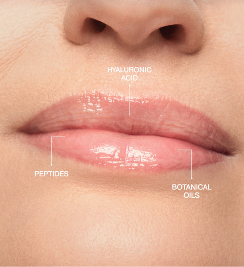 De Hydrating Lip Tint verrijkt met voedende ingrediënten hyaluronzuur, peptiden en botanische oliën