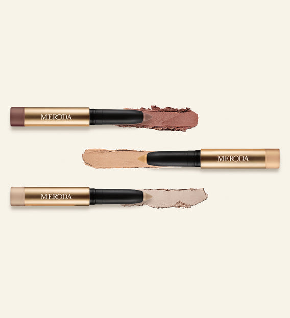 Mini Eye Shimmer Set met drie Mini Eye Perfecting Shimmer Stick tinten met swatches van de romige textuur