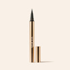 It's All About The Wing Liquid Waterproof Eyeliner gouden metallic pen met fijne precisiepunt op lichte achtergrond