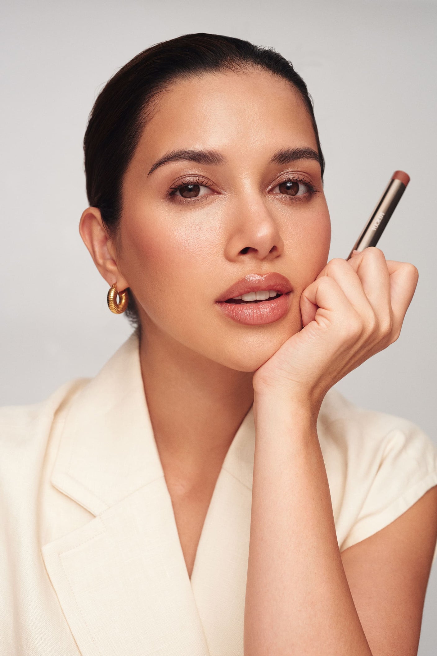 Meroda Eye Shimmer Stick Mauve Model