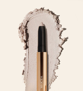 Meroda Eye Perfecting Shimmer Stick in Pearl met een crèmige, stralende textuur swatch voor een heldere blik