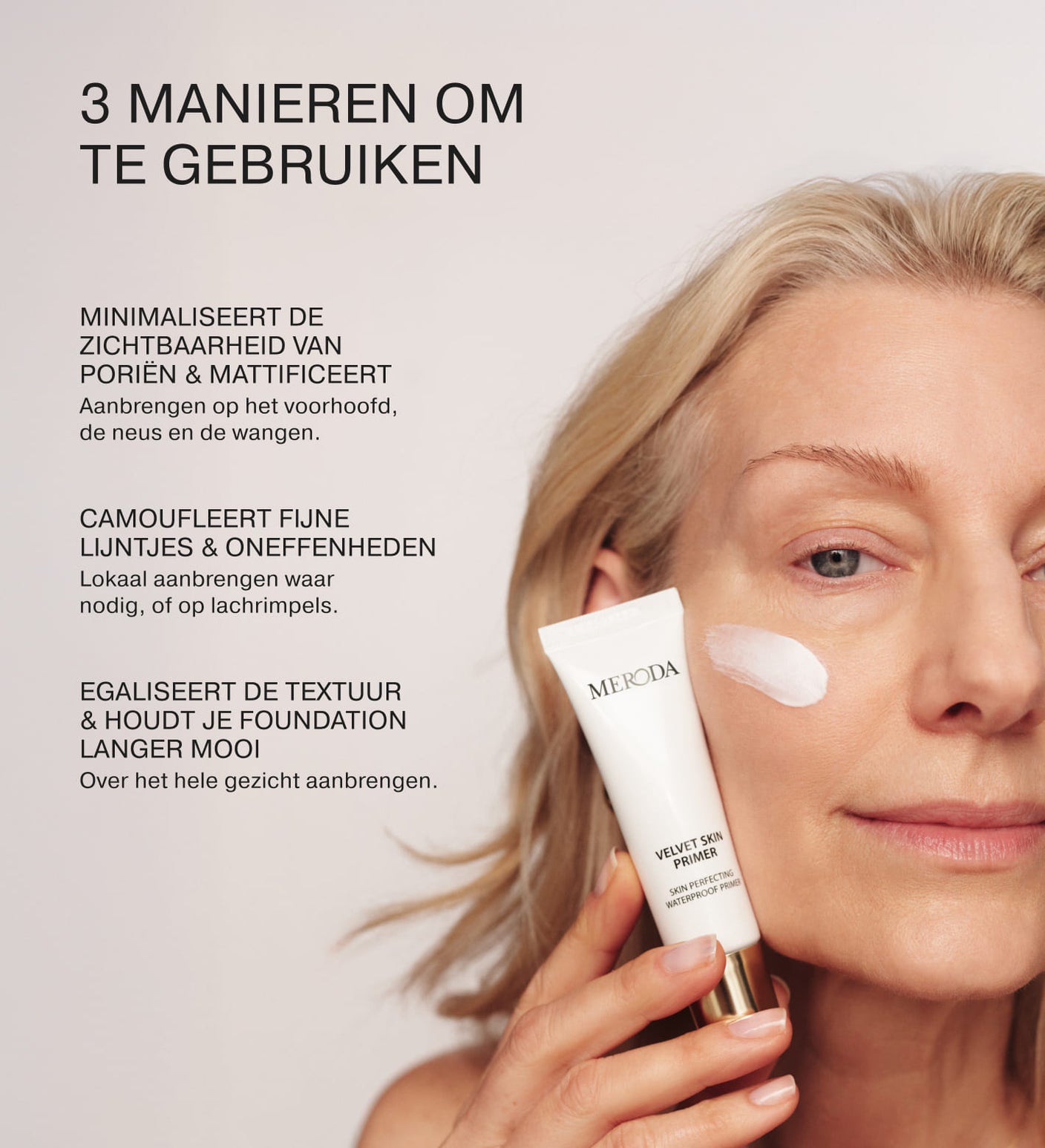 Velvet Skin Primer tube en crèmeswatch op de wang om de toepassing en huidvoordelen te tonen